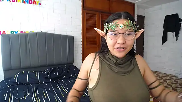 Snapshot of Naia_Stant chatting on October 19, 5:26 pm Naia Stant online show from October 19, 5:26 pm