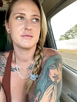 OdetteDelane online show from October 17, 7:11 am