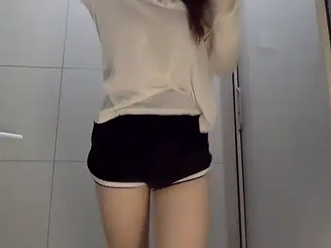 Mia 8 online show from June 19, 2:53 pm