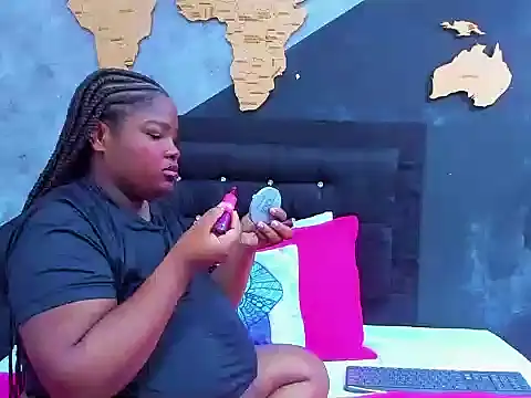 Snapshot of Maiam__Rossi chatting on October 28, 12:22 pm Maiam Rossi online show from October 28, 12:22 pm