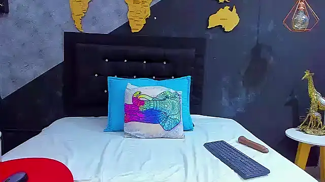 Snapshot of Maiam__Rossi chatting on October 14, 12:41 pm Maiam Rossi online show from October 14, 12:41 pm