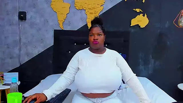 Snapshot of Maiam__Rossi chatting on October 7, 1:26 pm Maiam Rossi online show from October 7, 1:26 pm