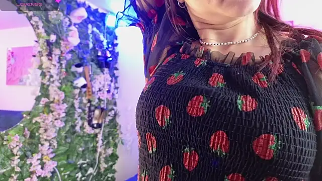 MiaVelvetDoll online show from February 12, 5:25 pm