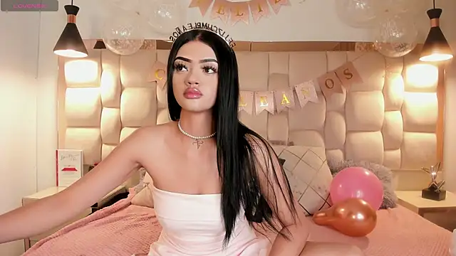 EmmaStonns online show from April 10, 1:39 pm