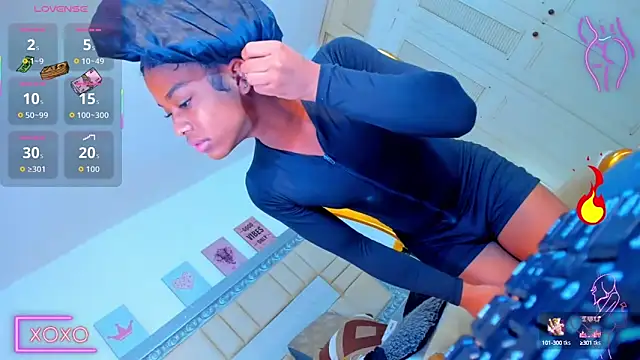 Snapshot of EbonyWildYou chatting on October 15, 11:57 am EbonyWildYou online show from October 15, 11:57 am