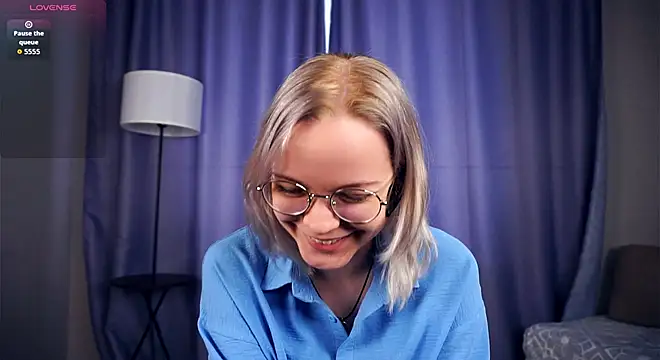 Snapshot of EdaKirkIin chatting on September 19, 6:23 am EdaKirkIin online show from September 19, 6:23 am