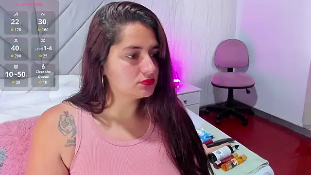 Snapshot of Victoria_Guzman chatting on October 27, 4:13 pm Victoria Guzman online show from October 27, 4:13 pm