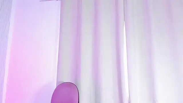 Snapshot of Victoria_Guzman chatting on September 30, 4:23 pm Victoria Guzman online show from September 30, 4:23 pm