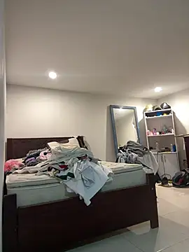 hotqueen02 online show from May 2, 4:49 am