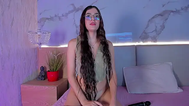 Snapshot of Celeste-Evanns chatting on September 24, 8:08 pm Celeste-Evanns online show from September 24, 8:08 pm