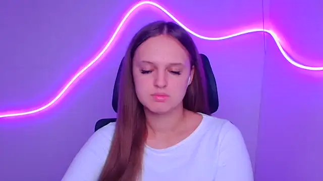 Aurora White online show from September 19, 11:42 am