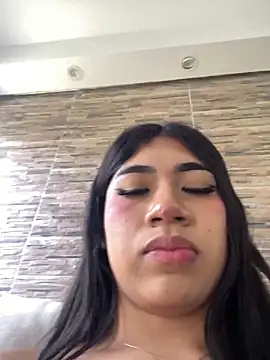 LiaSaenz27 online show from October 31, 3:49 pm