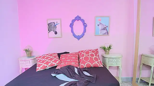 Nahomi Rivera online show from October 7, 12:53 pm