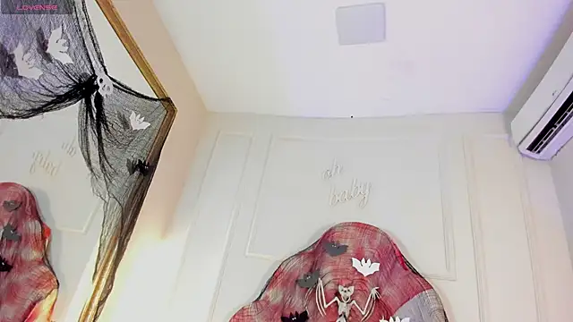 Snapshot of Cloedurant chatting on October 27, 8:03 pm Cloedurant online show from October 27, 8:03 pm