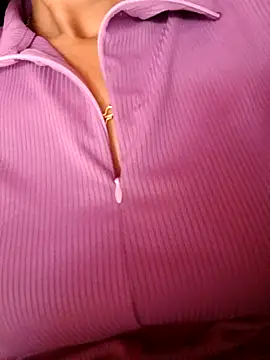 Snapshot of hotshreya69 chatting on October 31, 7:12 am hotshreya69 online show from October 31, 7:12 am