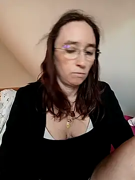 Sophierob1 online show from April 22, 8:22 am