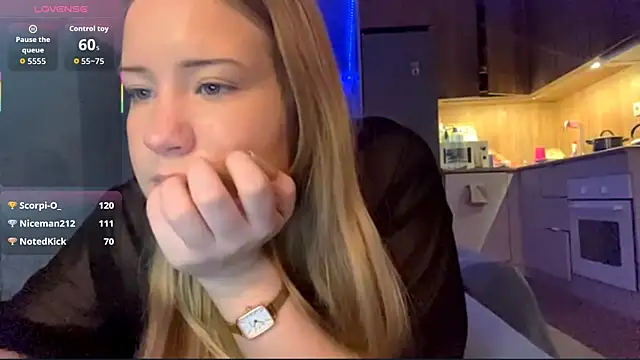 PandaFluff online show from December 15, 7:41 pm