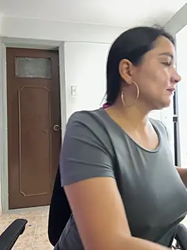 Snapshot of Rouse69_ chatting on October 21, 9:24 am Rouse69 online show from October 21, 9:24 am