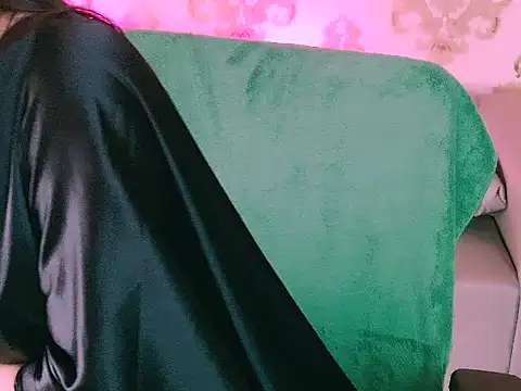 Snapshot of My_Rose chatting on October 15, 2:30 pm My Rose online show from October 15, 2:30 pm