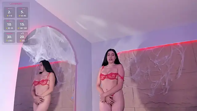 Snapshot of RenataLeclair chatting on October 25, 6:37 pm RenataLeclair online show from October 25, 6:37 pm