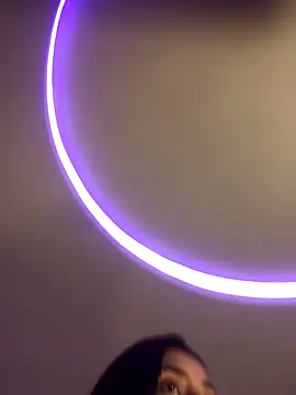 Snapshot of RenataLeclair chatting on October 23, 4:35 pm RenataLeclair online show from October 23, 4:35 pm