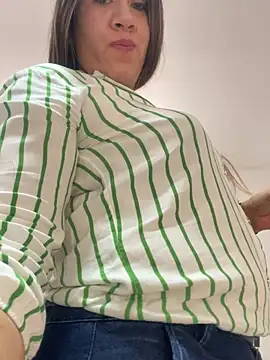 Snapshot of emma_hot2006 chatting on October 25, 5:20 pm emma hot2006 online show from October 25, 5:20 pm