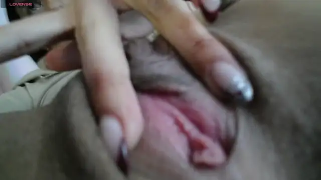 Snapshot of LilybethGray chatting on October 31, 1:07 am LilybethGray online show from October 31, 1:07 am