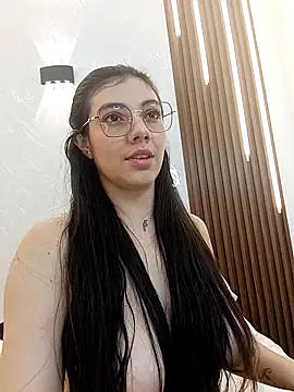 Snapshot of CarolinaMejia chatting on September 24, 2:38 pm CarolinaMejia online show from September 24, 2:38 pm