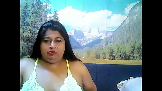 indianhoney694u online show from September 24, 5:39 am