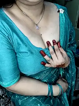 Snapshot of PRIYA_22 chatting on October 21, 12:42 pm PRIYA 22 online show from October 21, 12:42 pm