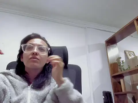 Snapshot of dalila_macherano1 chatting on October 17, 8:23 pm dalila macherano1 online show from October 17, 8:23 pm