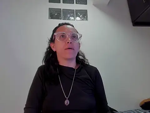 Snapshot of dalila_macherano1 chatting on October 16, 3:53 am dalila macherano1 online show from October 16, 3:53 am