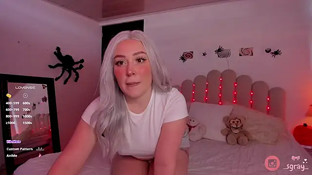 sofi graay online show from October 4, 8:57 pm