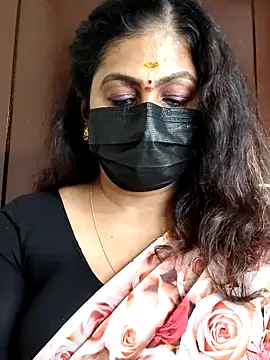 Snapshot of Sweetie_swetha37 chatting on September 27, 4:58 pm Sweetie swetha37 online show from September 27, 4:58 pm