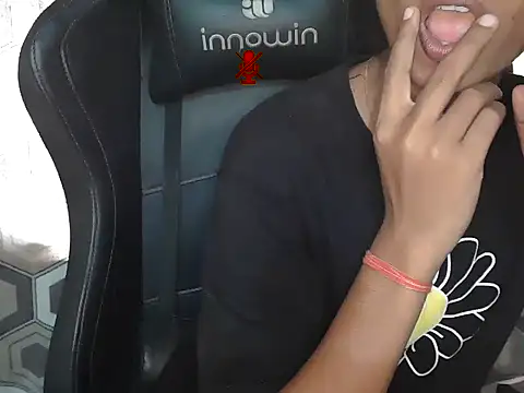 Richa Patel online show from November 6, 11:27 am