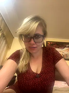 Snapshot of Crystal00Girl chatting on September 27, 8:49 pm Crystal00Girl online show from September 27, 8:49 pm