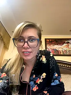 Snapshot of Crystal00Girl chatting on September 20, 8:29 pm Crystal00Girl online show from September 20, 8:29 pm