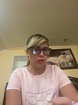 Snapshot of Crystal00Girl chatting on September 14, 9:56 pm Crystal00Girl online show from September 14, 9:56 pm