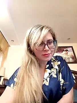 Snapshot of Crystal00Girl chatting on October 23, 7:53 pm Crystal00Girl online show from October 23, 7:53 pm