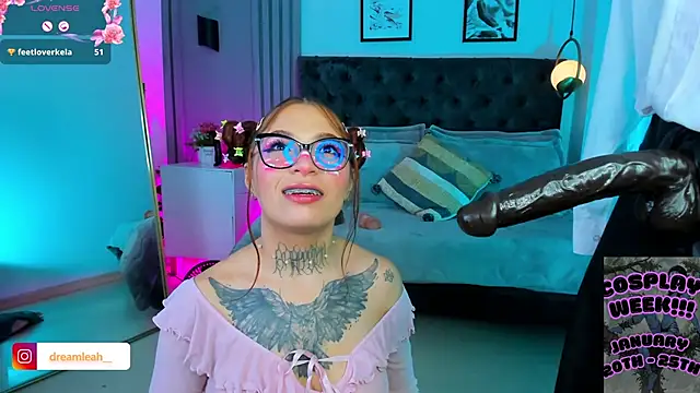 dreamleah  online show from January 19, 6:53 am