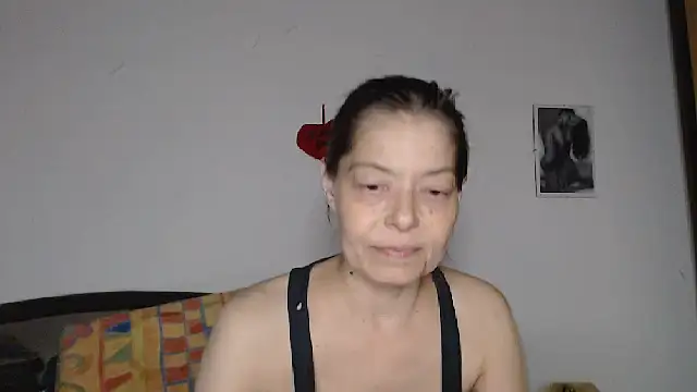 Snapshot of SexySarah177 chatting on October 29, 9:50 pm SexySarah177 online show from October 29, 9:50 pm