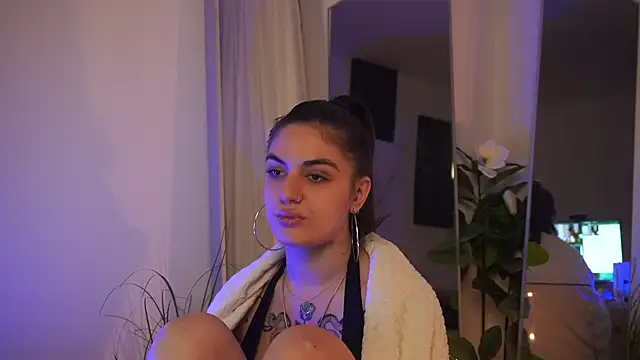 jeniffer foxx online show from October 14, 4:48 am