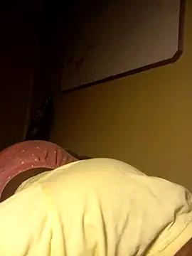 Freakysluttt online show from September 24, 5:12 pm