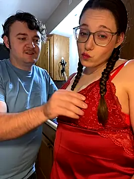 Snapshot of Mommasaurrex chatting on September 9, 2:00 am Mommasaurrex online show from September 9, 2:00 am