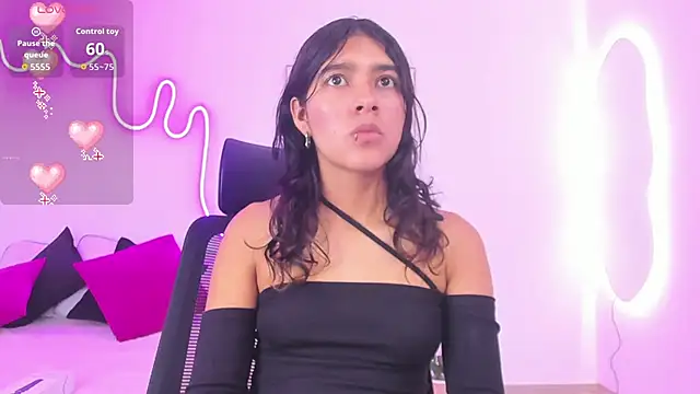 Snapshot of Cherrydollxx chatting on October 8, 12:42 pm Cherrydollxx online show from October 8, 12:42 pm