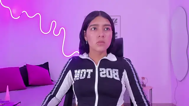 Snapshot of Cherrydollxx chatting on October 4, 12:11 pm Cherrydollxx online show from October 4, 12:11 pm