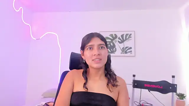 Snapshot of Cherrydollxx chatting on October 21, 1:37 pm Cherrydollxx online show from October 21, 1:37 pm