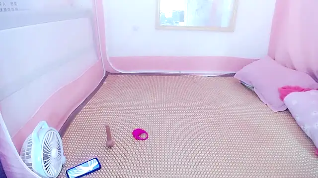 Snapshot of KateCondon chatting on October 13, 7:00 am KateCondon online show from October 13, 7:00 am