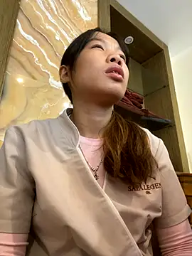 Snapshot of QueenLink chatting on October 6, 5:46 am QueenLink online show from October 6, 5:46 am