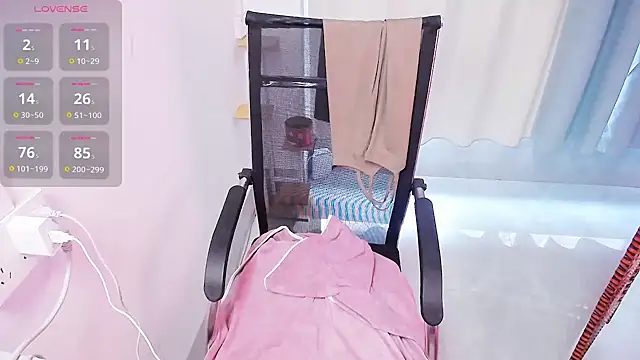 Snapshot of Brosnahan chatting on September 20, 1:27 am Brosnahan online show from September 20, 1:27 am